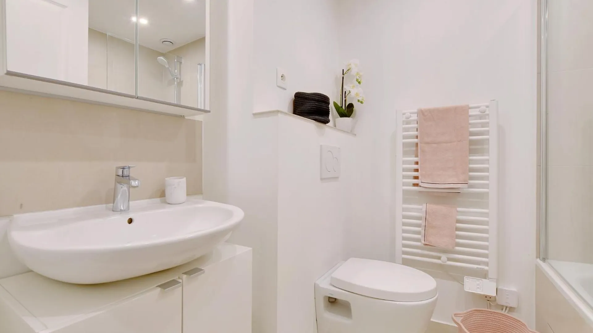 Luxury Paris, Paisible, 2 Chambres, Toute Commodites Apartment Paris